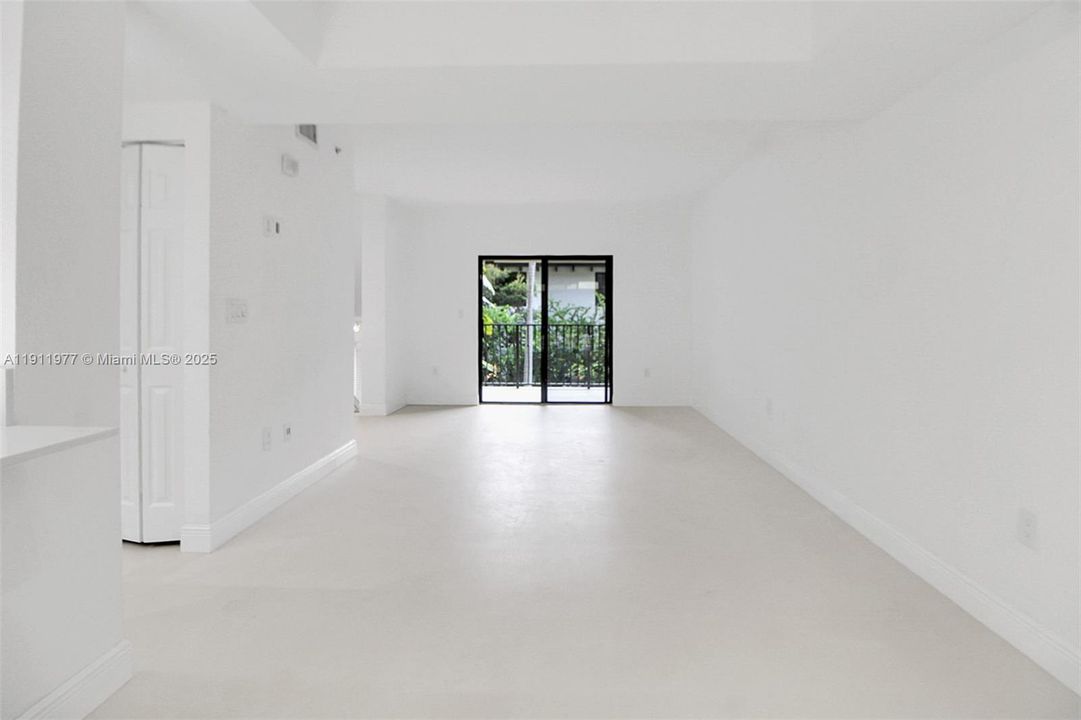 For Sale: $1,050,000 (2 beds, 2 baths, 1425 Square Feet)