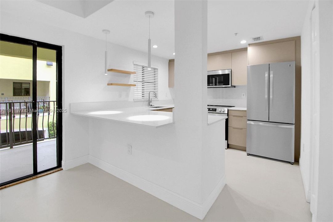 For Sale: $1,050,000 (2 beds, 2 baths, 1425 Square Feet)