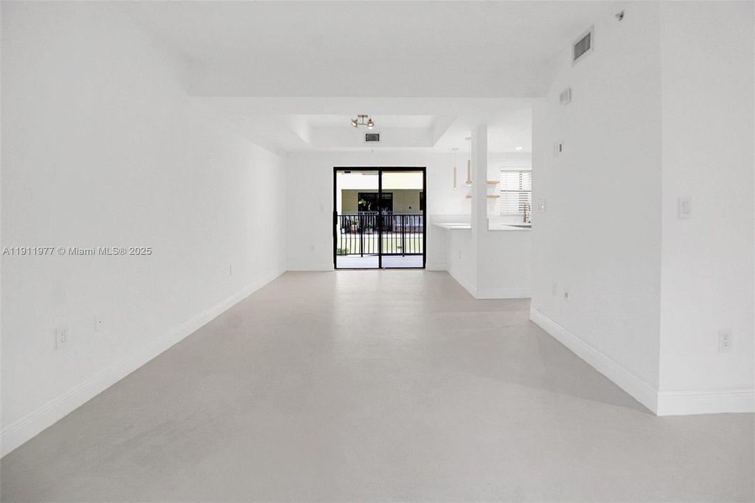 For Sale: $1,050,000 (2 beds, 2 baths, 1425 Square Feet)