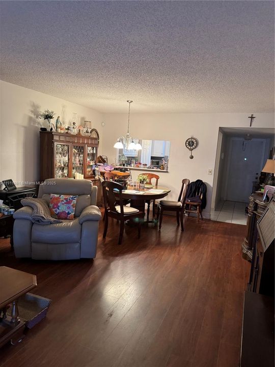 En Venta: $135,000 (2 camas, 2 baños, 1025 Pies cuadrados)