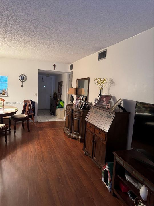 En Venta: $135,000 (2 camas, 2 baños, 1025 Pies cuadrados)