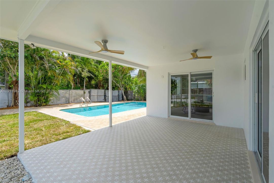 For Rent: $5,500 (3 beds, 2 baths, 1558 Square Feet)