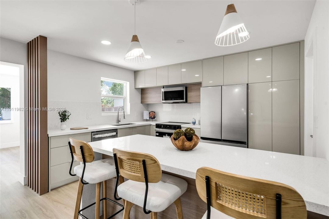 For Rent: $5,500 (3 beds, 2 baths, 1558 Square Feet)