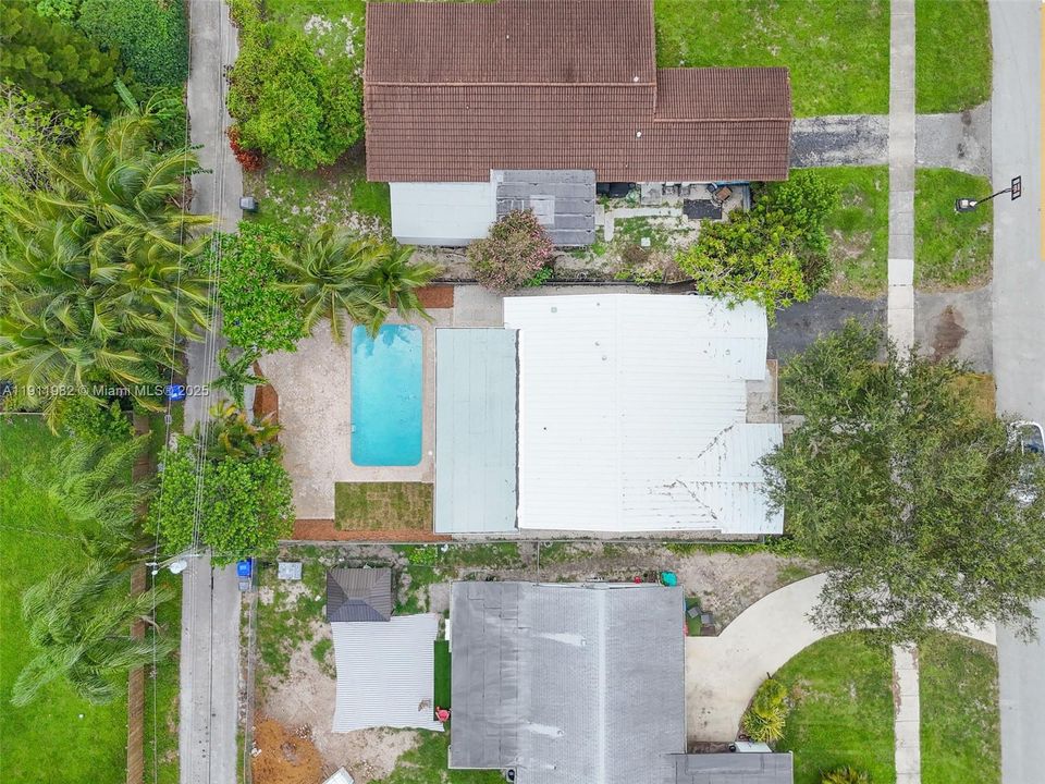 For Rent: $5,500 (3 beds, 2 baths, 1558 Square Feet)