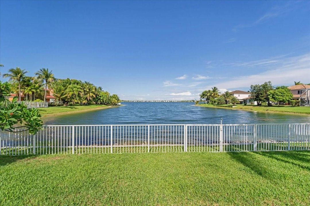 En Renta: $7,300 (4 camas, 2 baños, 3038 Pies cuadrados)