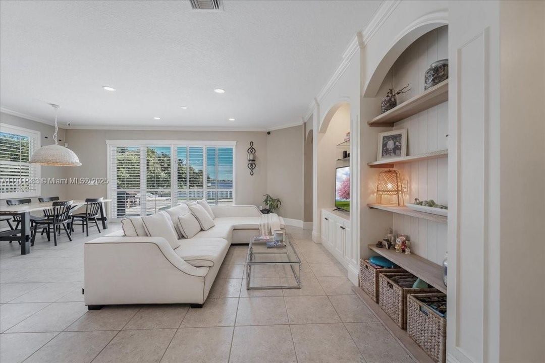 En Renta: $7,300 (4 camas, 2 baños, 3038 Pies cuadrados)