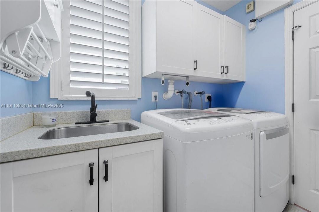 En Renta: $7,300 (4 camas, 2 baños, 3038 Pies cuadrados)