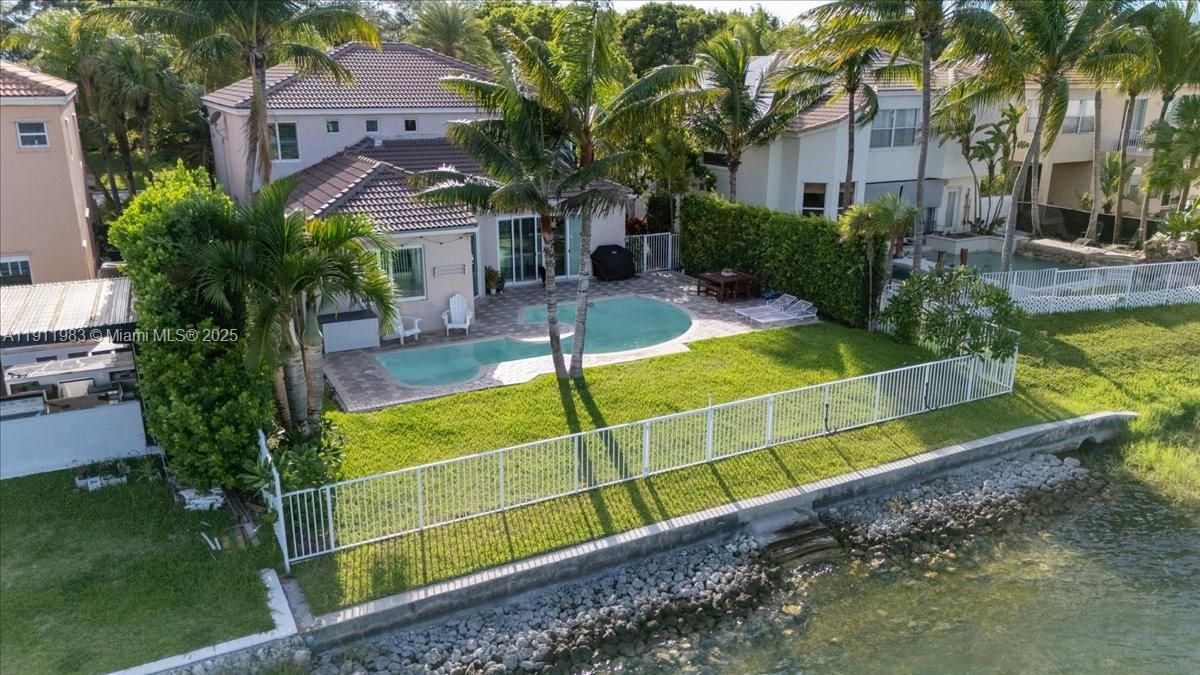 En Renta: $7,300 (4 camas, 2 baños, 3038 Pies cuadrados)