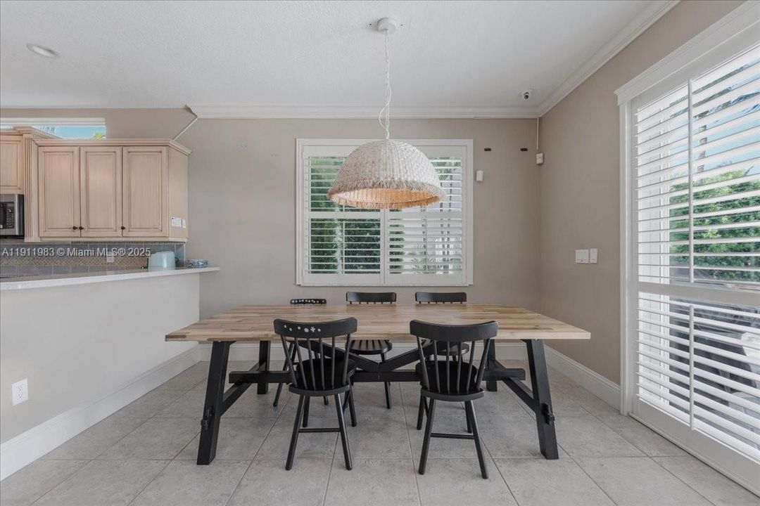 En Renta: $7,300 (4 camas, 2 baños, 3038 Pies cuadrados)