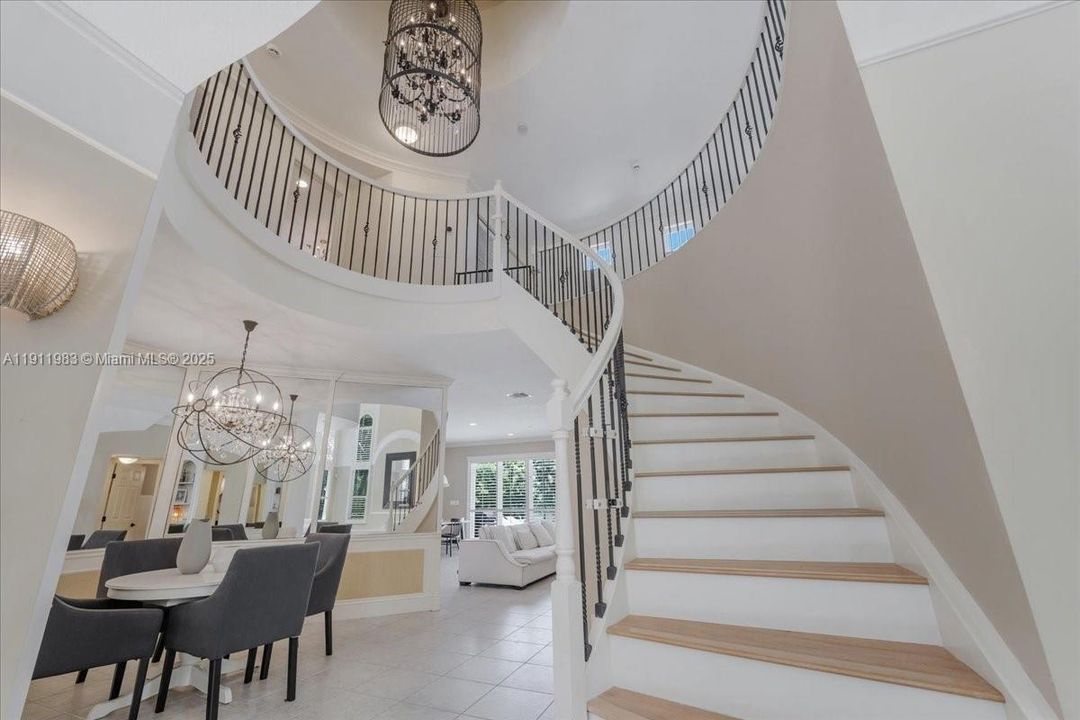 En Renta: $7,300 (4 camas, 2 baños, 3038 Pies cuadrados)