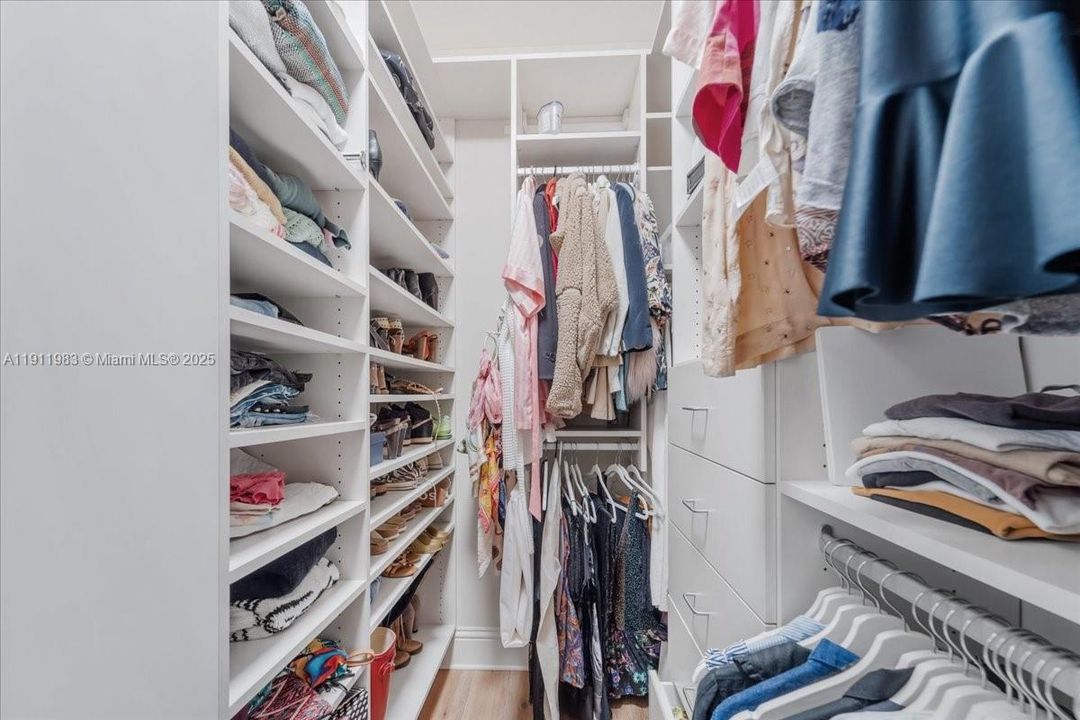 En Renta: $7,300 (4 camas, 2 baños, 3038 Pies cuadrados)