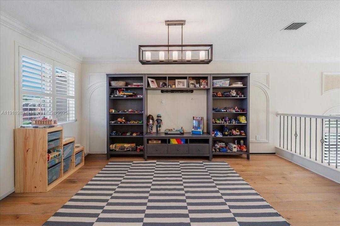 En Renta: $7,300 (4 camas, 2 baños, 3038 Pies cuadrados)