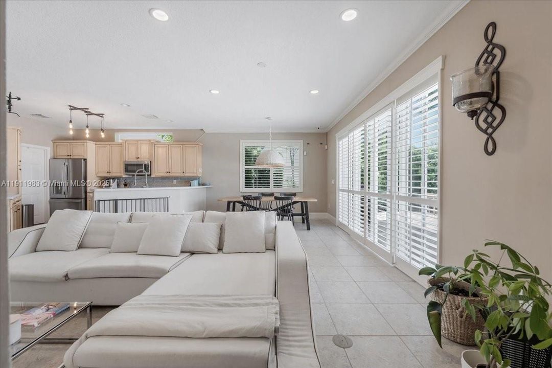 En Renta: $7,300 (4 camas, 2 baños, 3038 Pies cuadrados)