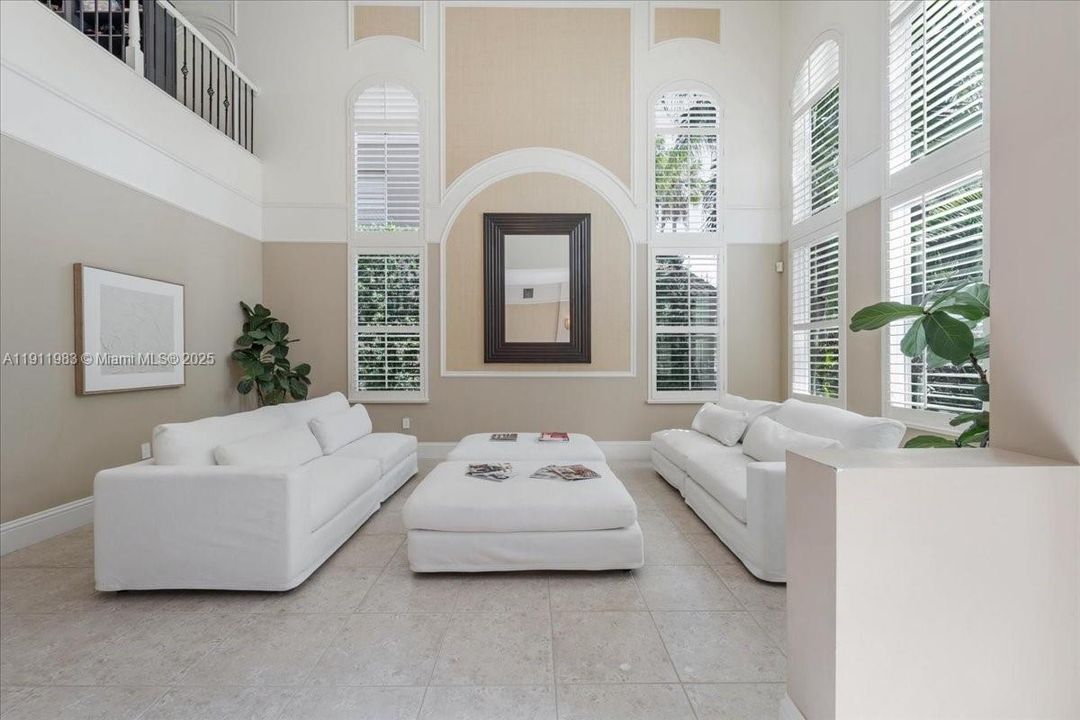 En Renta: $7,300 (4 camas, 2 baños, 3038 Pies cuadrados)