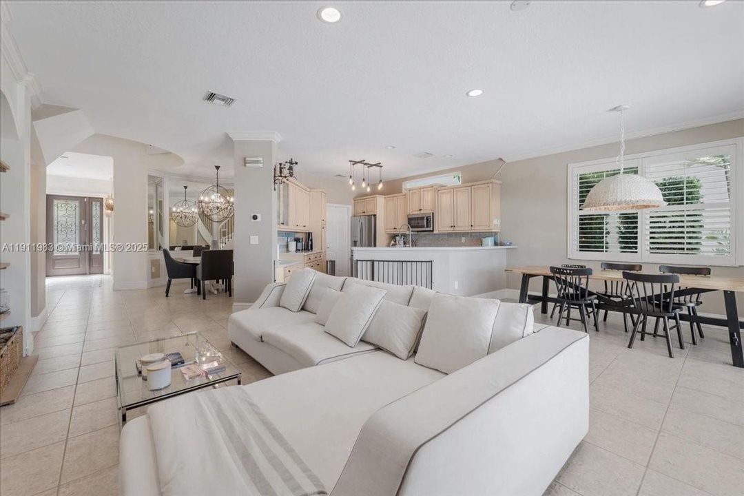 En Renta: $7,300 (4 camas, 2 baños, 3038 Pies cuadrados)