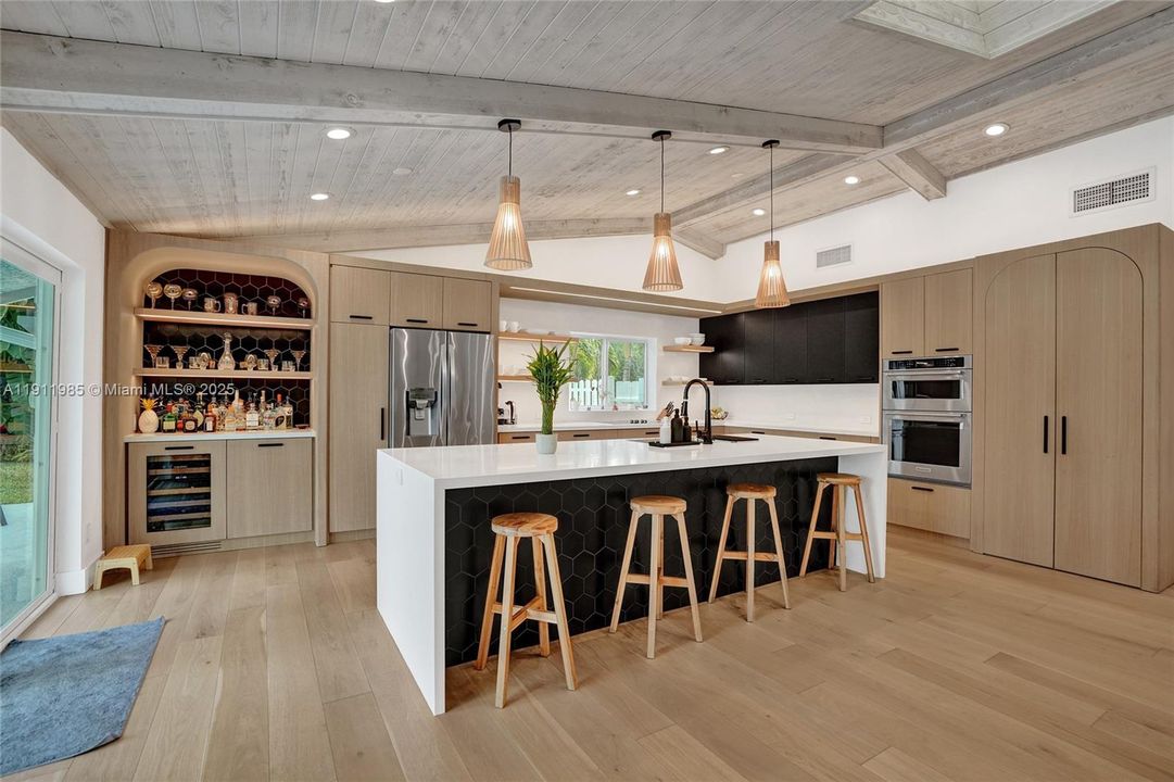 最近租的: $7,500 (4 贝兹, 3 浴室, 2879 平方英尺)