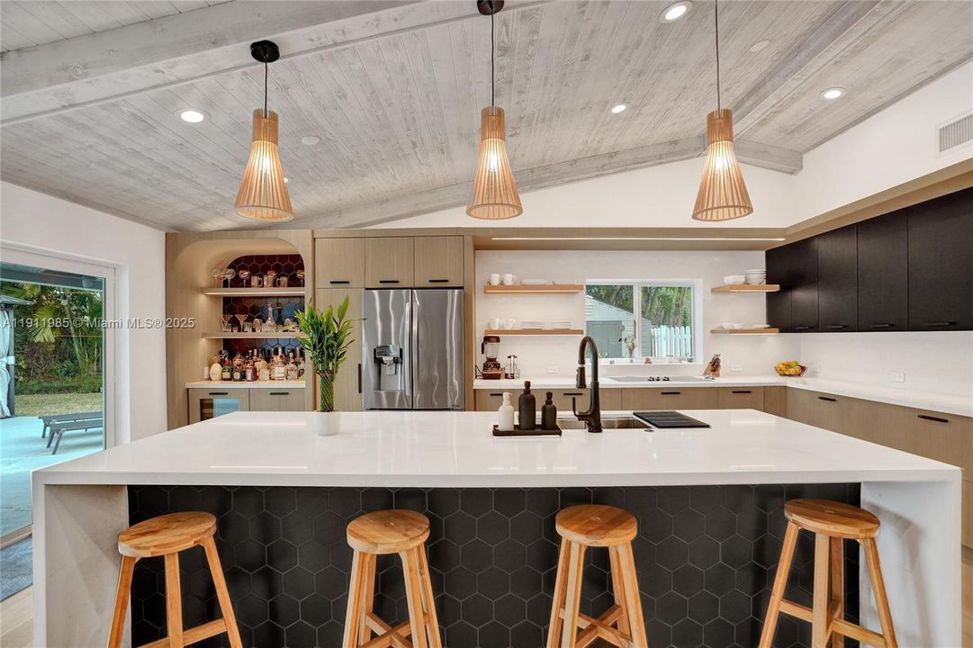 最近租的: $7,500 (4 贝兹, 3 浴室, 2879 平方英尺)