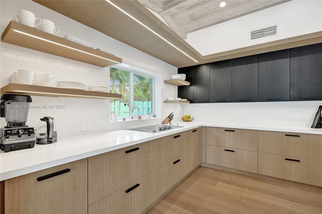 最近租的: $7,500 (4 贝兹, 3 浴室, 2879 平方英尺)