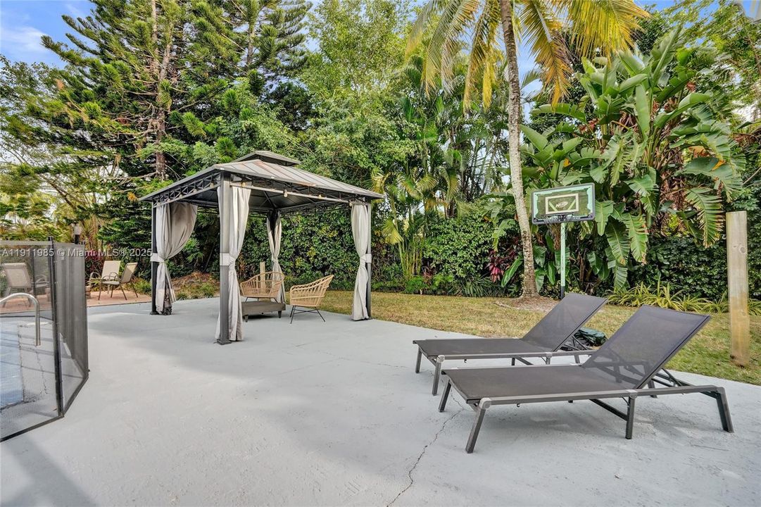 最近租的: $7,500 (4 贝兹, 3 浴室, 2879 平方英尺)