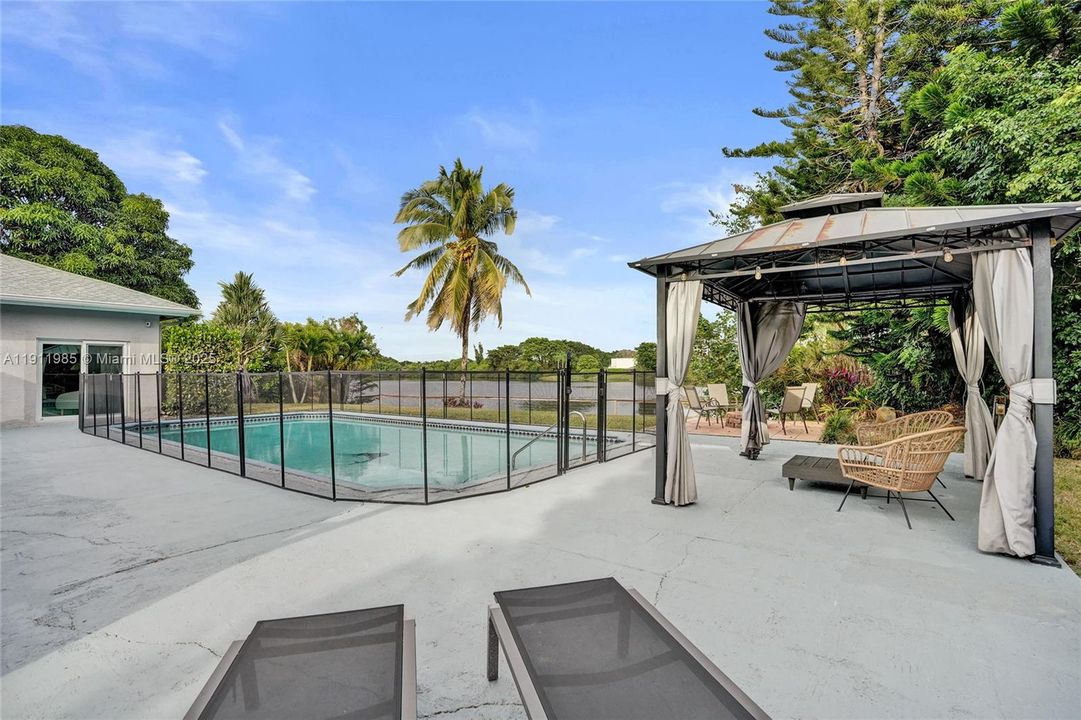 最近租的: $7,500 (4 贝兹, 3 浴室, 2879 平方英尺)