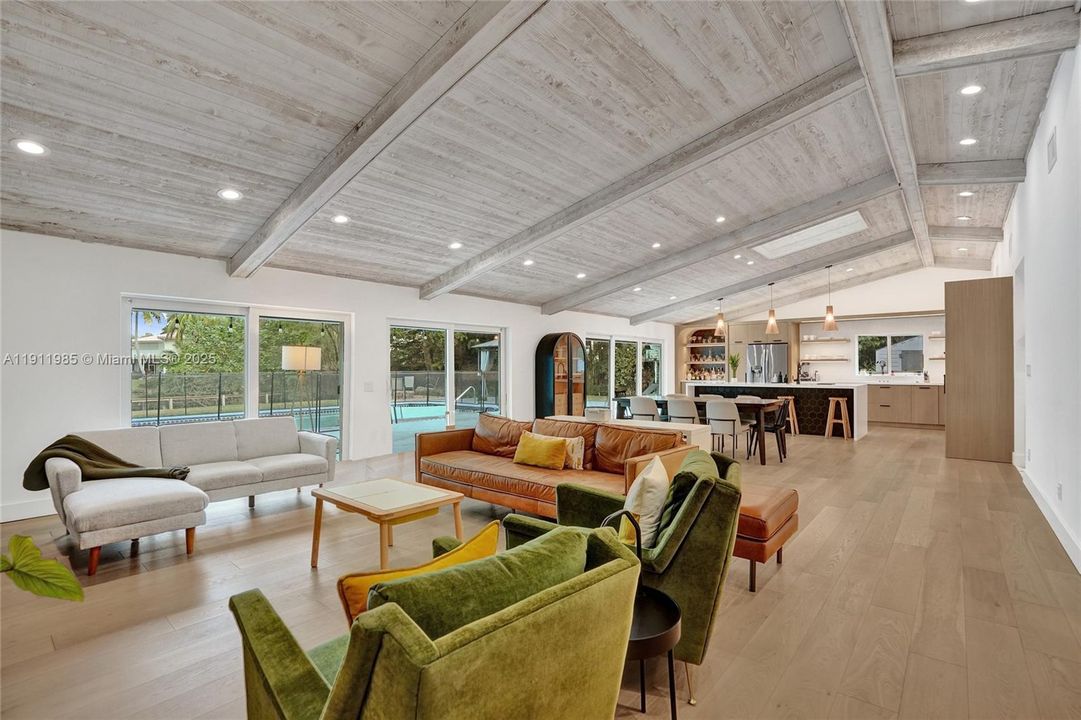 最近租的: $7,500 (4 贝兹, 3 浴室, 2879 平方英尺)