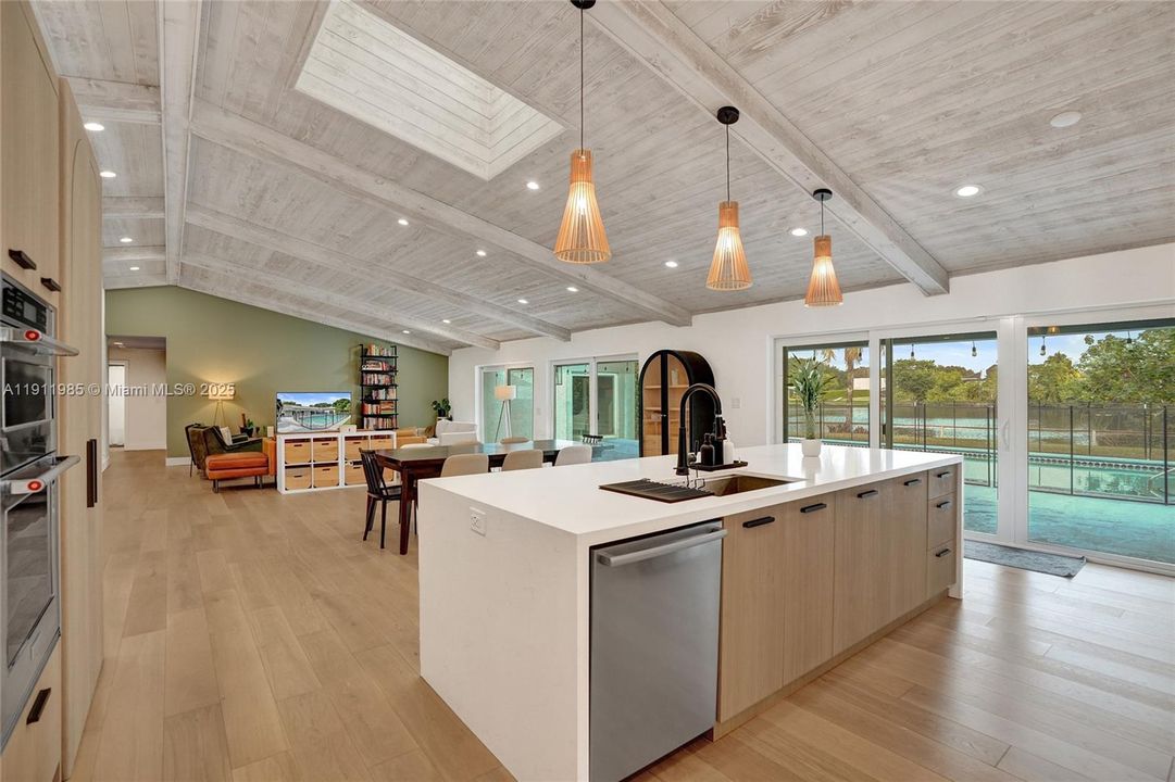 最近租的: $7,500 (4 贝兹, 3 浴室, 2879 平方英尺)