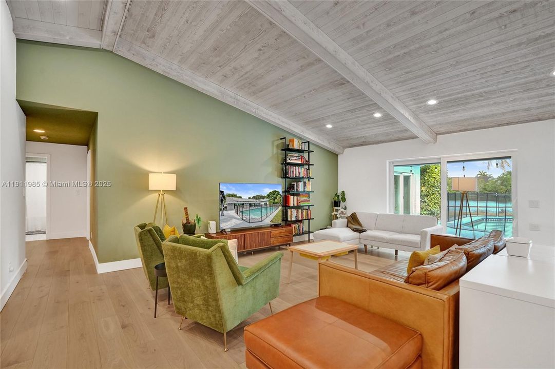 最近租的: $7,500 (4 贝兹, 3 浴室, 2879 平方英尺)