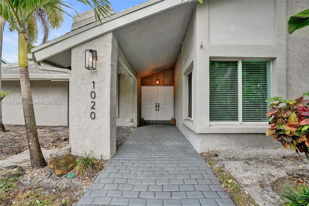 最近租的: $7,500 (4 贝兹, 3 浴室, 2879 平方英尺)