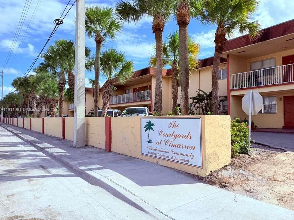 待售: $175,000 (2 贝兹, 1 浴室, 830 平方英尺)