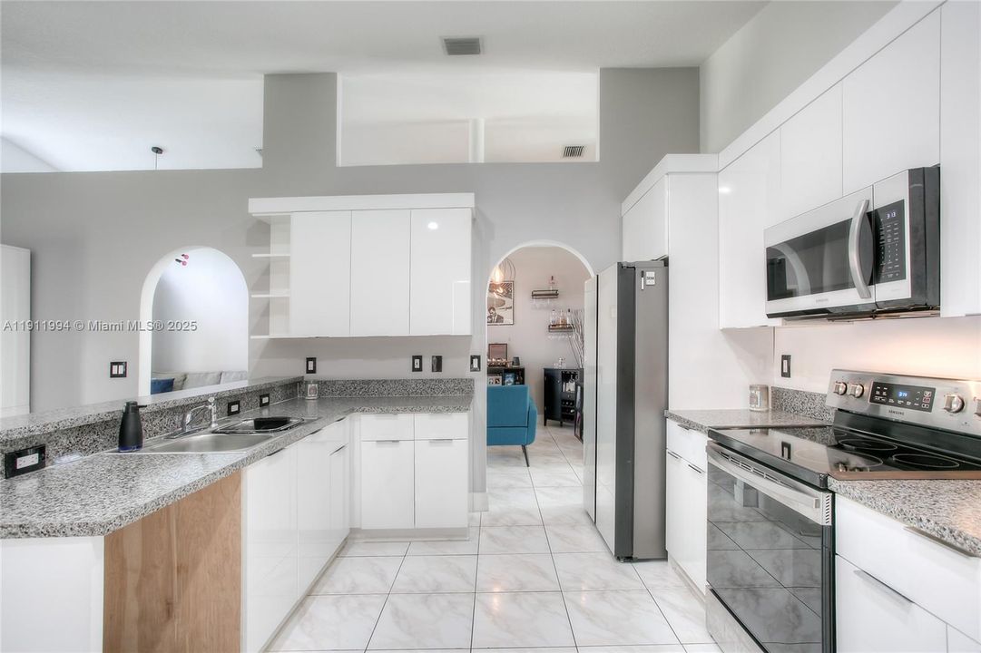 Active With Contract: $3,750 (4 beds, 2 baths, 1697 Square Feet)