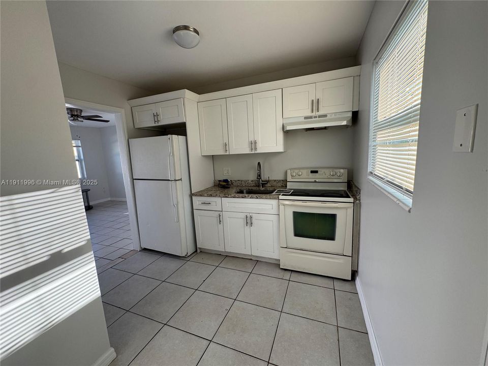 Под контрактом: $2,490 (3 спален, 1 ванн, 0 Квадратных фут)