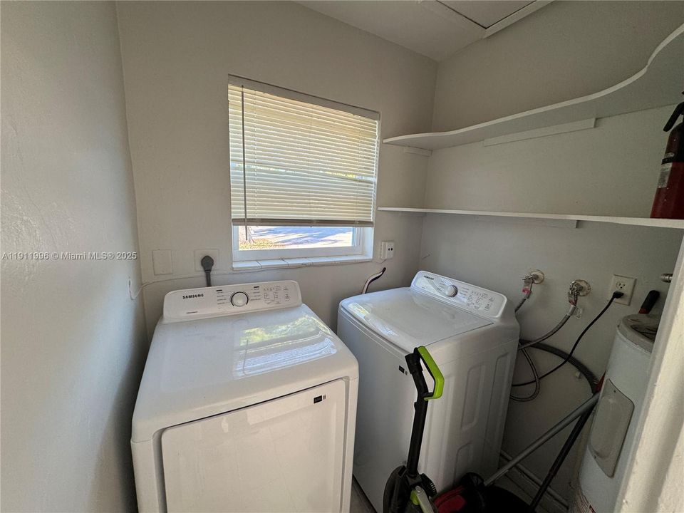 Под контрактом: $2,490 (3 спален, 1 ванн, 0 Квадратных фут)