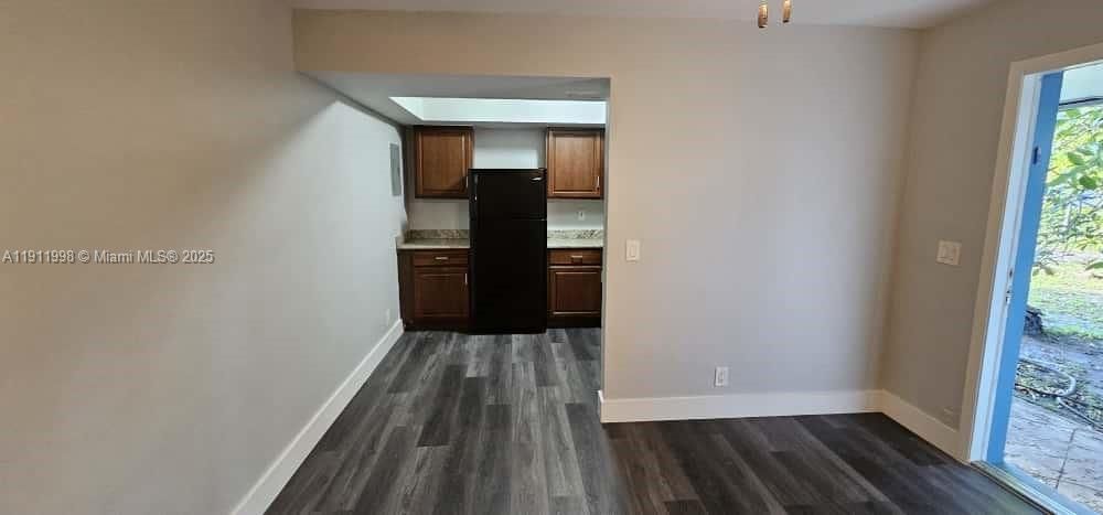 В аренду: $1,500 (1 спален, 1 ванн, 4008 Квадратных фут)