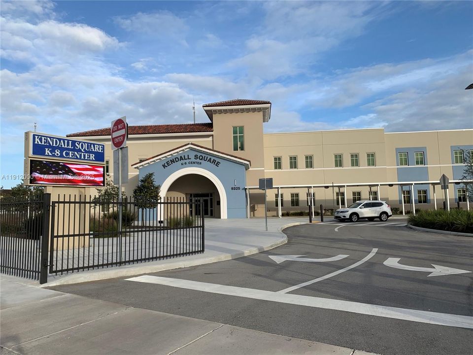 Под контрактом: $1,600 (5 спален, 4 ванн, 412 Квадратных фут)