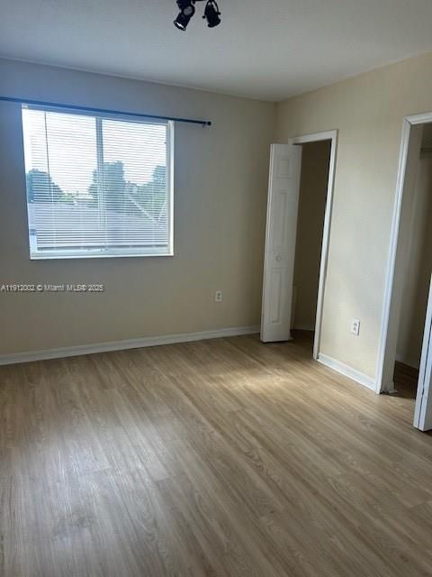 最近租的: $2,100 (2 贝兹, 1 浴室, 1117 平方英尺)