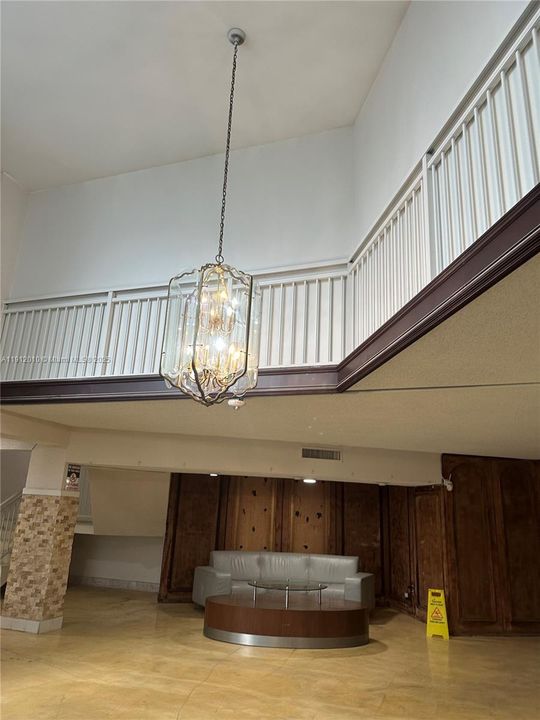 For Rent: $1,600 (1 beds, 1 baths, 790 Square Feet)