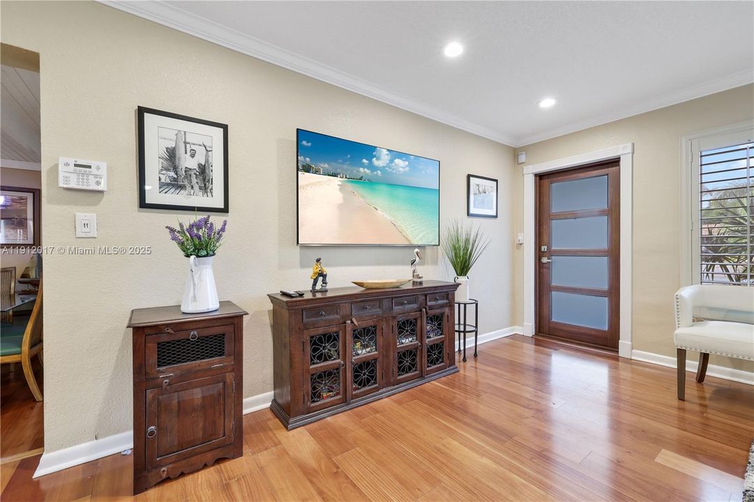 For Rent: $5,990 (3 beds, 2 baths, 1248 Square Feet)