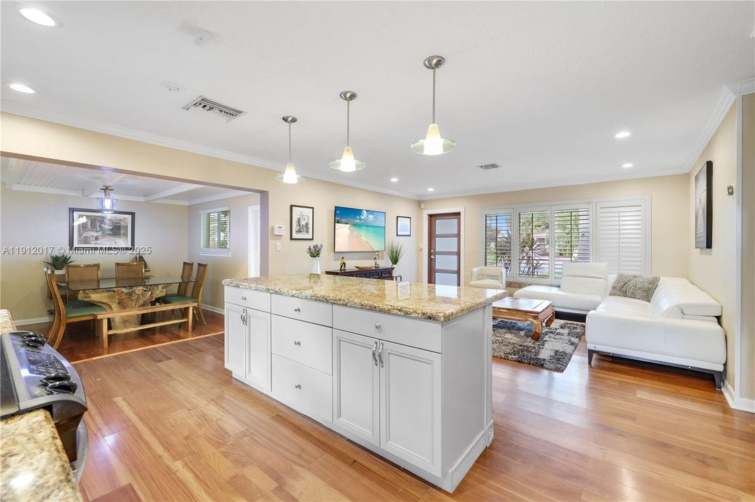 For Rent: $5,990 (3 beds, 2 baths, 1248 Square Feet)