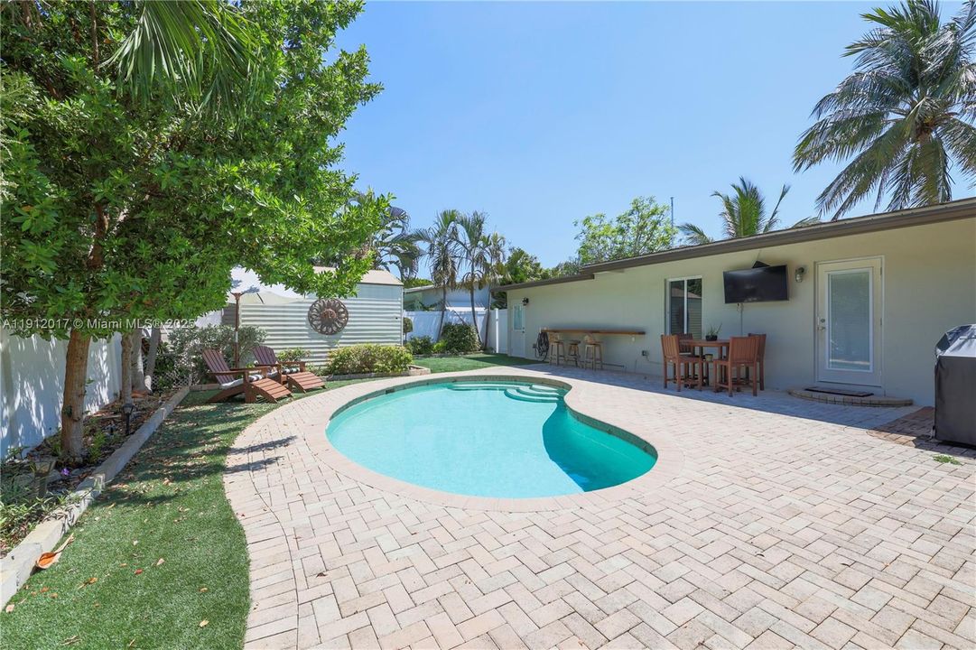 For Rent: $5,990 (3 beds, 2 baths, 1248 Square Feet)