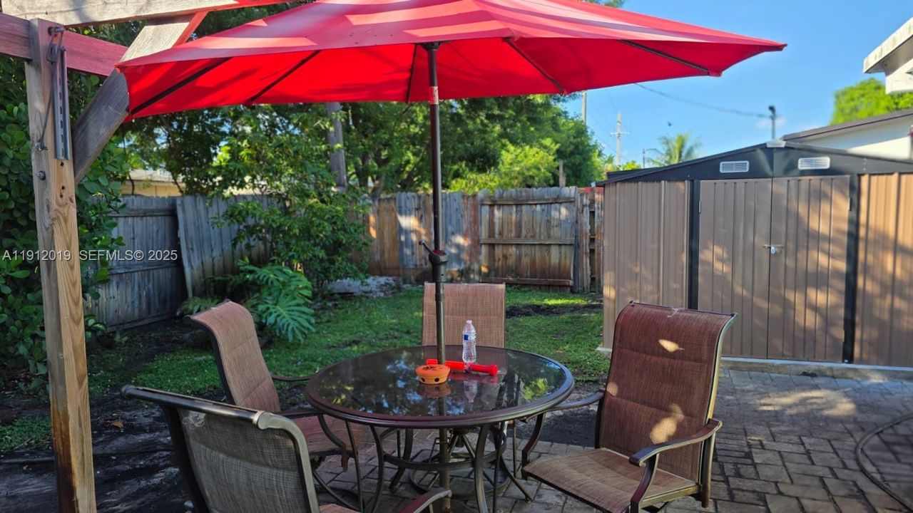 На продажу: $434,999 (3 спален, 2 ванн, 824 Квадратных фут)