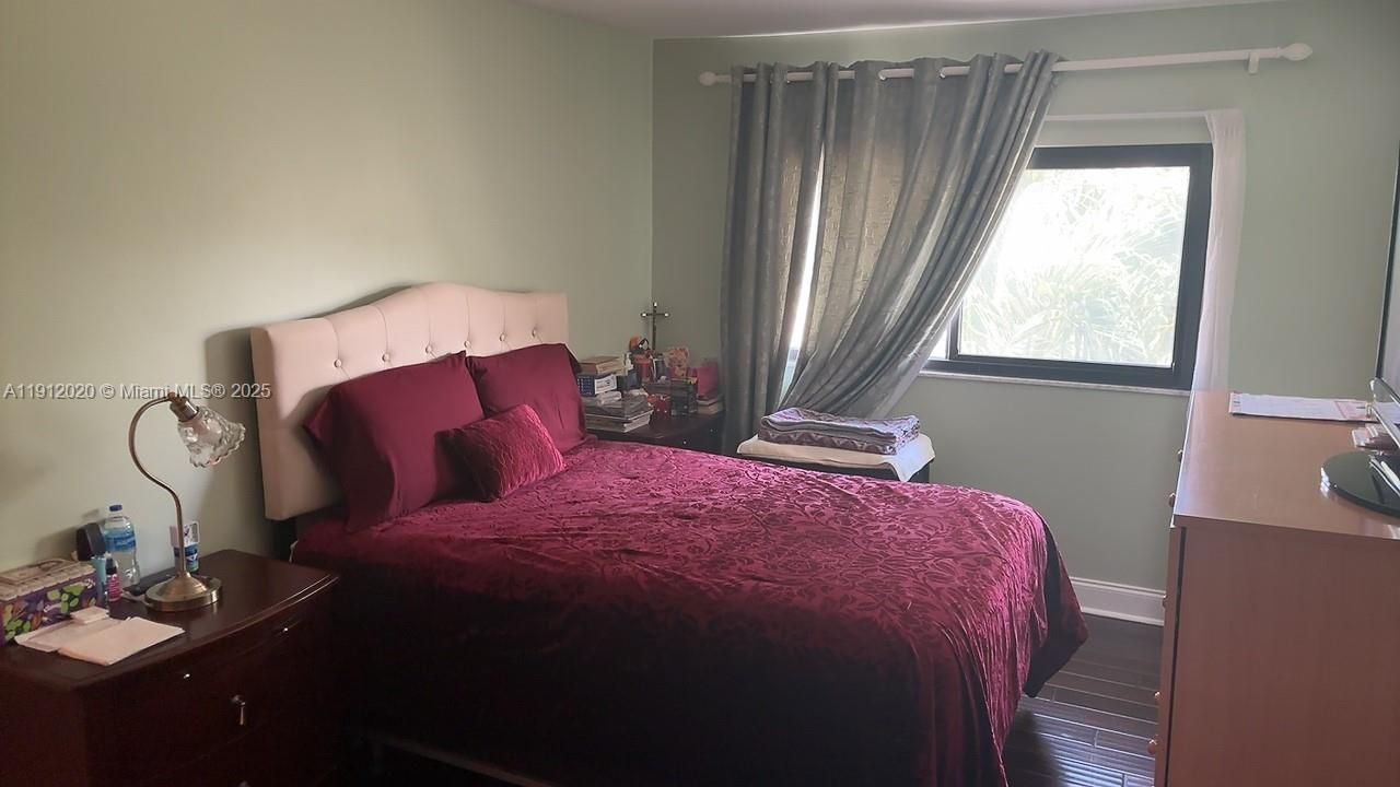 For Sale: $322,900 (3 beds, 2 baths, 1590 Square Feet)