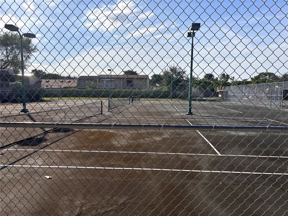 For Sale: $322,900 (3 beds, 2 baths, 1590 Square Feet)