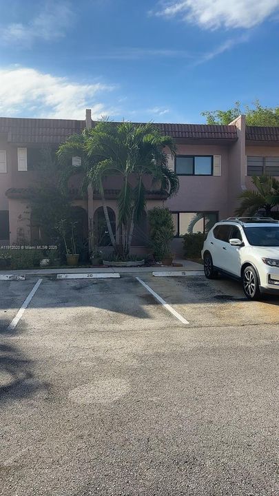 For Sale: $322,900 (3 beds, 2 baths, 1590 Square Feet)