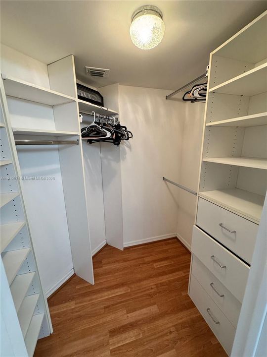 В аренду: $3,450 (2 спален, 2 ванн, 1181 Квадратных фут)