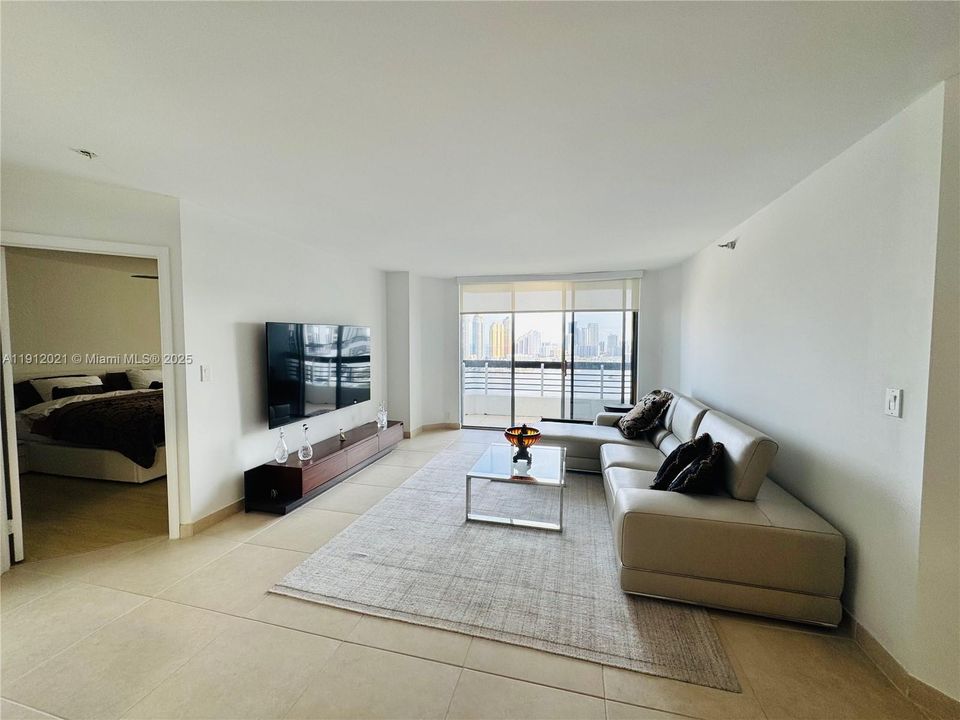 В аренду: $3,450 (2 спален, 2 ванн, 1181 Квадратных фут)