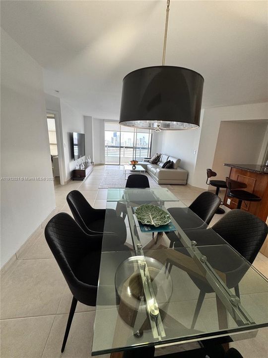 В аренду: $3,450 (2 спален, 2 ванн, 1181 Квадратных фут)