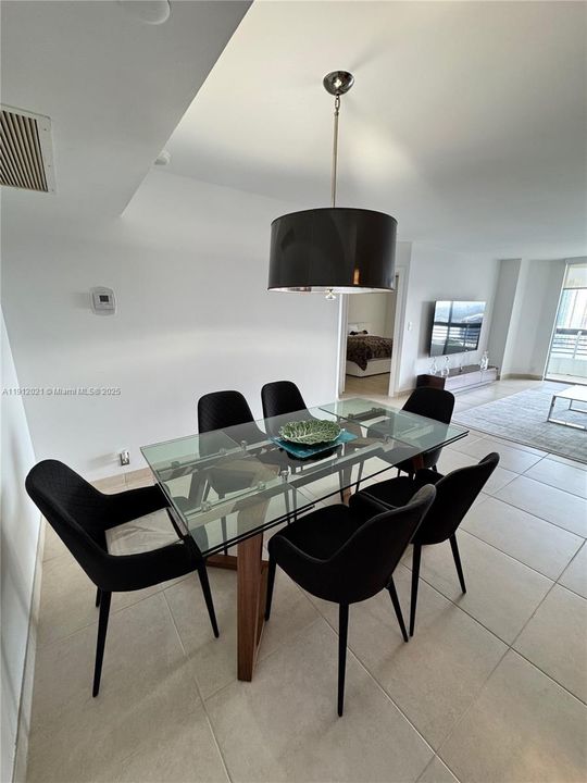 В аренду: $3,450 (2 спален, 2 ванн, 1181 Квадратных фут)