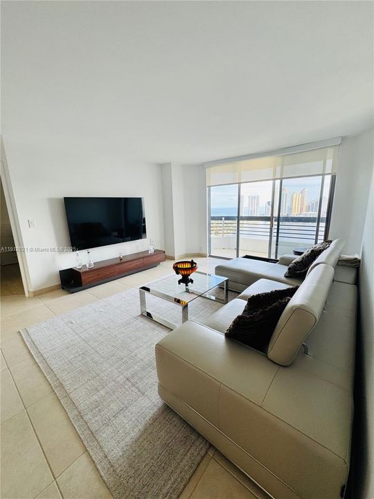 В аренду: $3,450 (2 спален, 2 ванн, 1181 Квадратных фут)