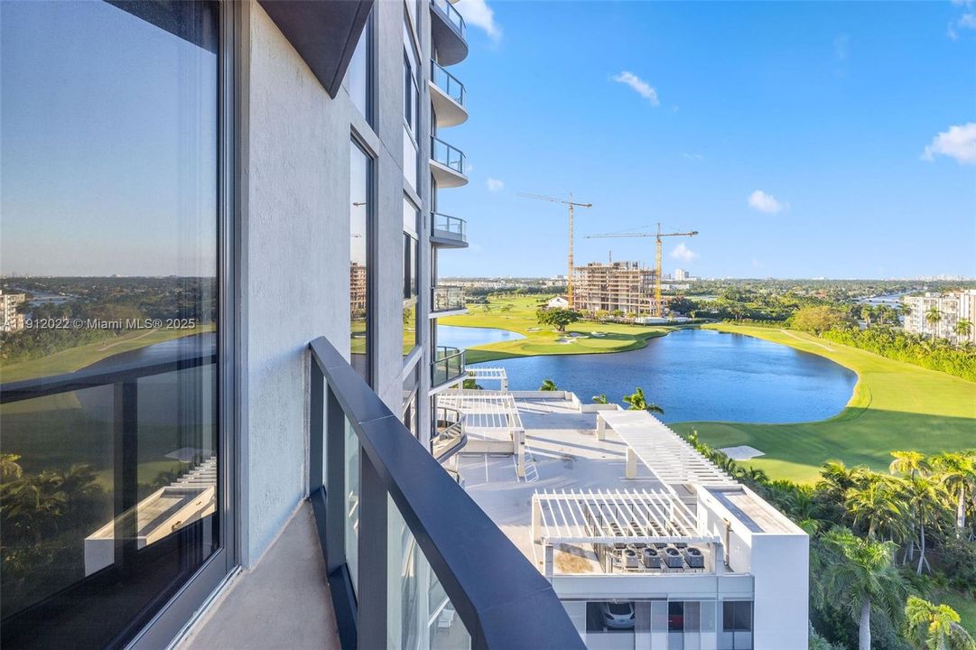 Под контрактом: $5,404 (3 спален, 2 ванн, 1674 Квадратных фут)