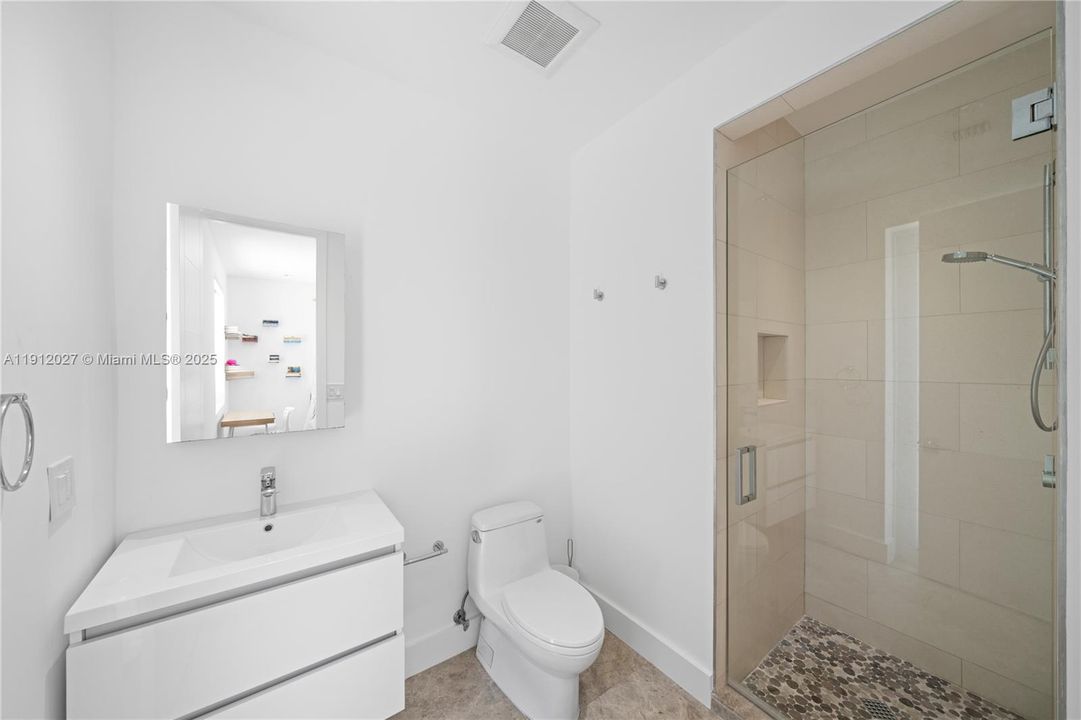 For Sale: $3,695,000 (5 beds, 5 baths, 3848 Square Feet)